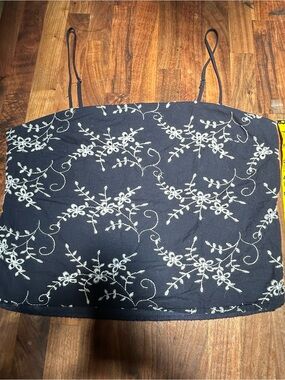 June & Ivy Women’s L Navy Blue & White Floral Embroidered Top Adjustable Straps